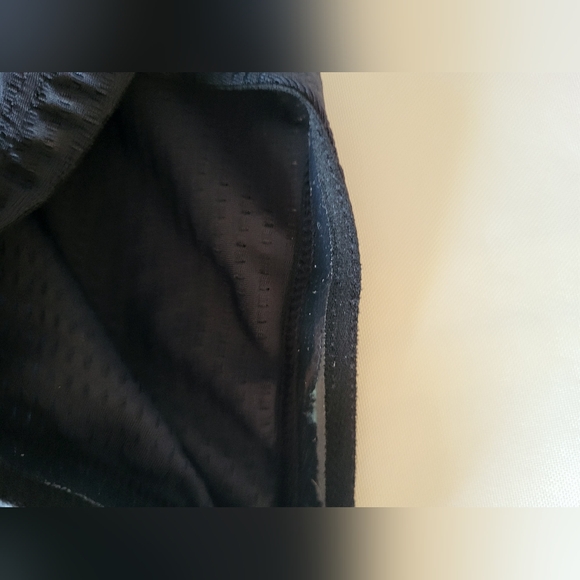 Padded mesh shorts for biking or spinning. - Picture 7 of 9